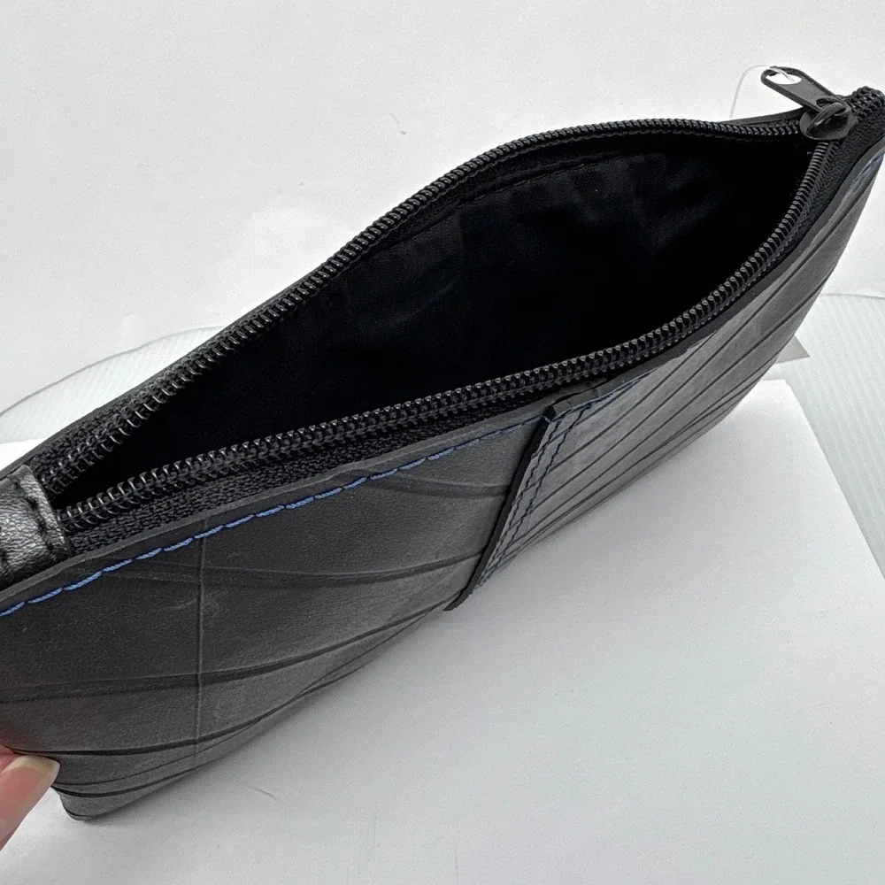 Design Ideas Folio Pouch Recycled Tire Rubber Medium Black Zippered Bag‎